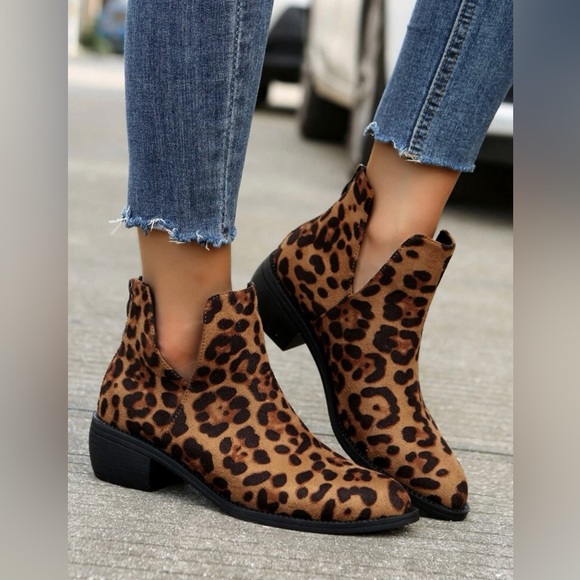New Leopard Print Booties - Picture 2 of 4